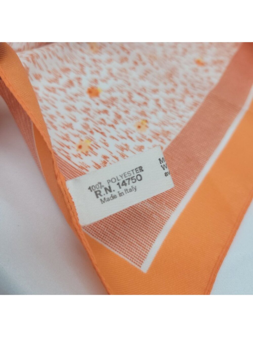 Vtg Orange & White Geometric Floral Scarf 20" Square Made In Italy Polyester - Picture 3 of 13